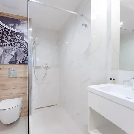 Отель Onyx Luxury 4*
