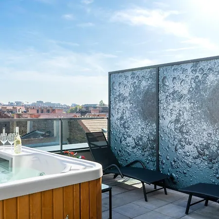 Onyx Luxury