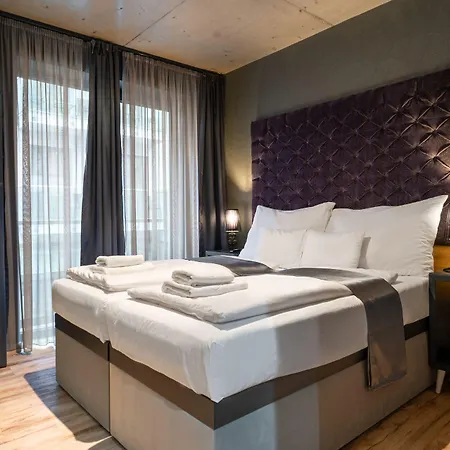 Отель Onyx Luxury
