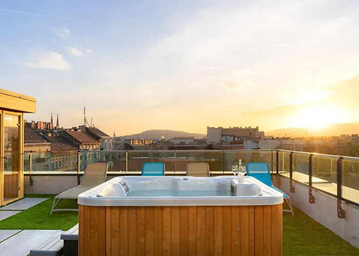 Отель Onyx Luxury 4*