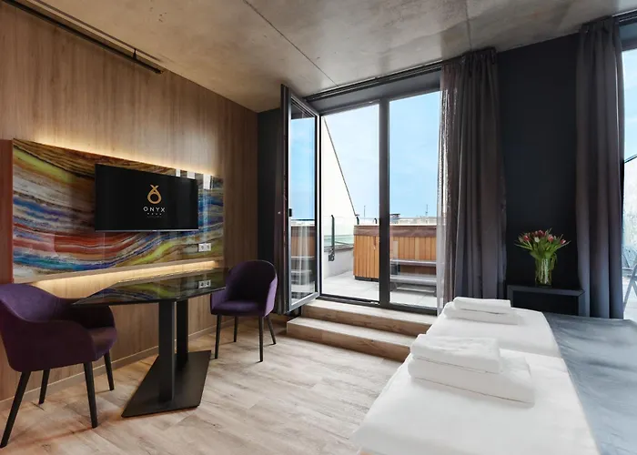 Отель Onyx Luxury 4*